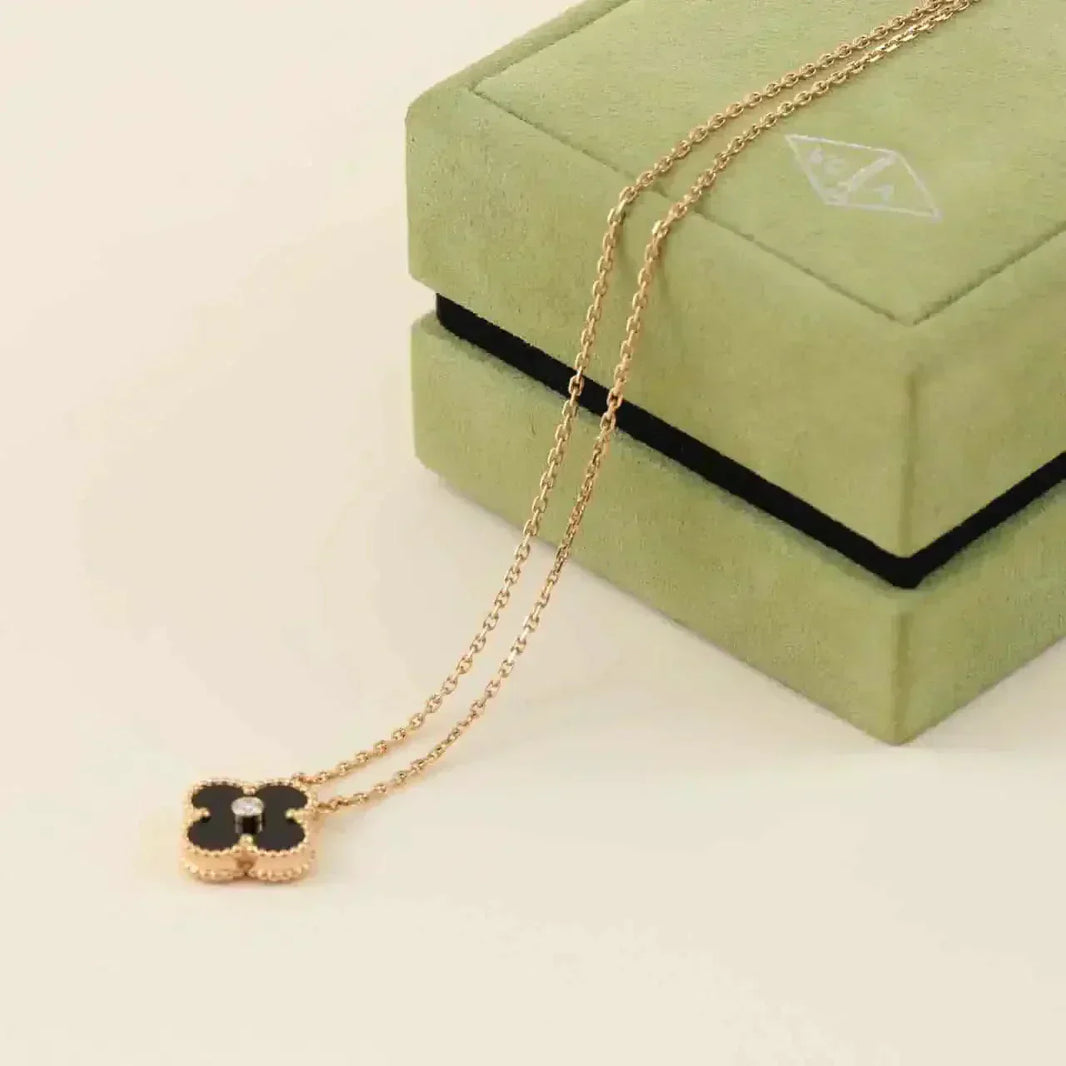 [Super Jewellery]CLOVER 15MM DIAMOND ONYX NECKLACE