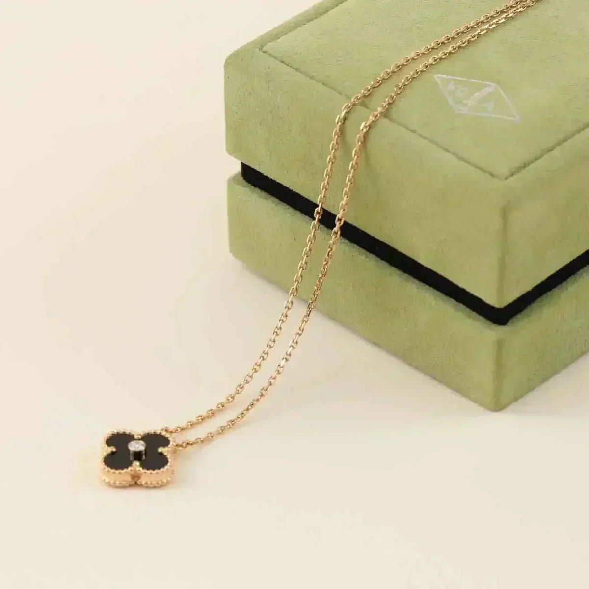 [Super CiCi] CLOVER 15MM DIAMANT-ONYX-HALSKETTE