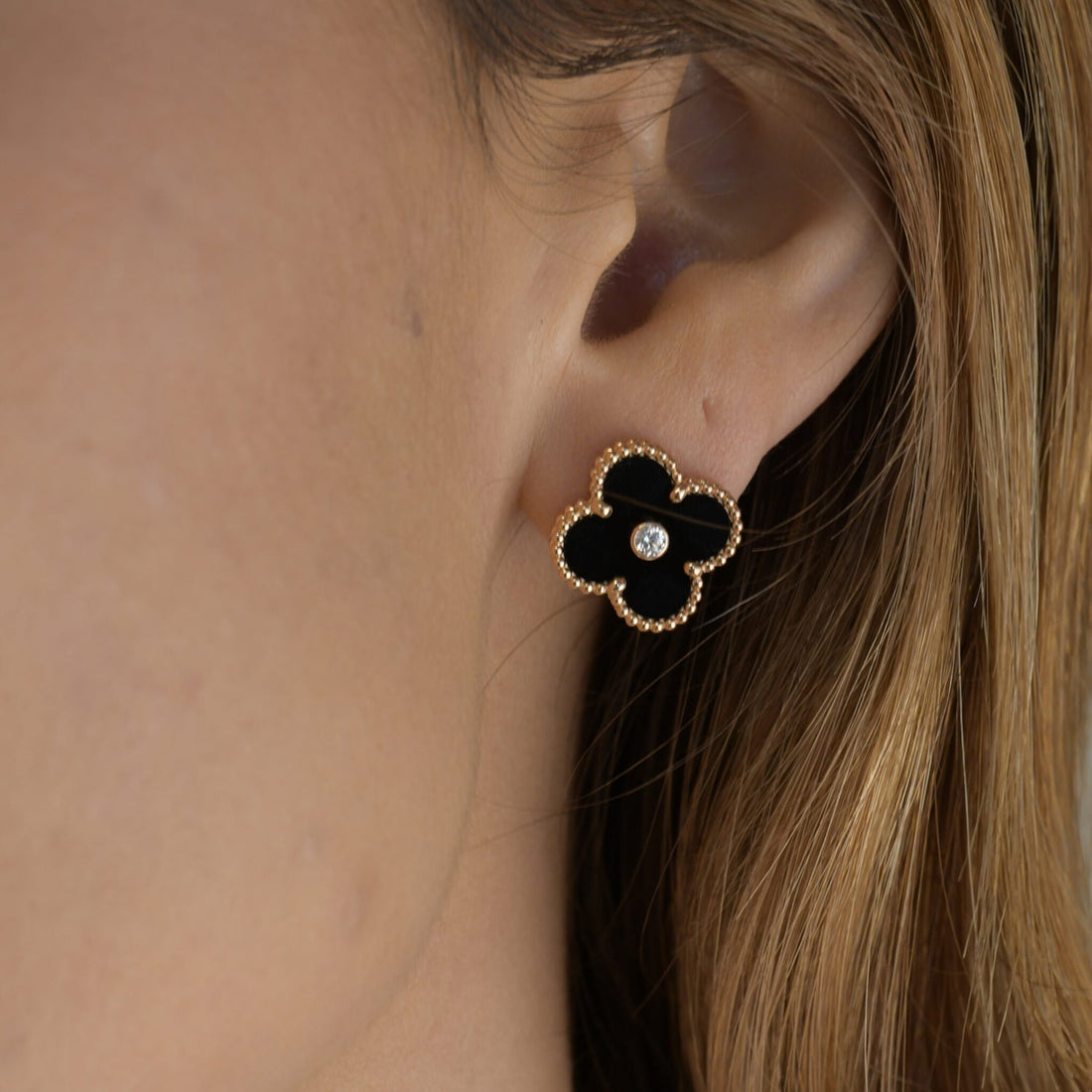 [Super CiCi ]CLOVER MEDIUM 1 MOTIFS ONYX DIAMOND EARRINGS
