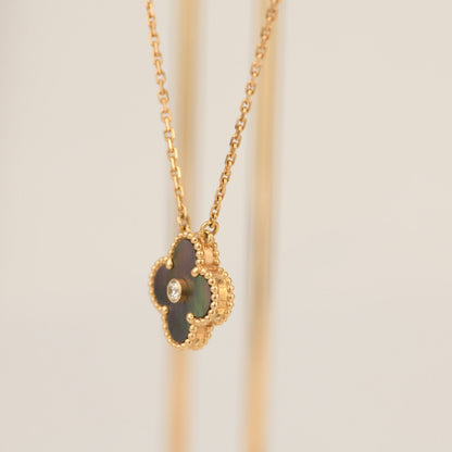 [Super Jewellery]CLOVER 15MM DIAMOND AND MOTHER-OF-GREY NECKLACE