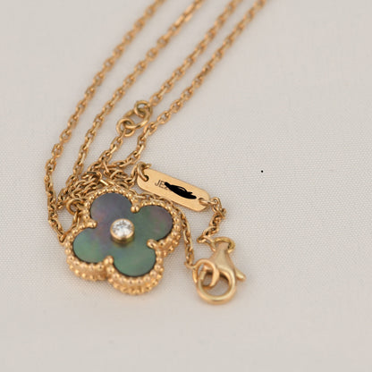 [Super Jewellery]CLOVER 15MM DIAMOND AND MOTHER-OF-GREY NECKLACE
