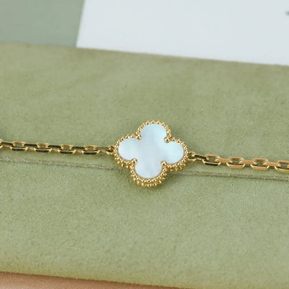 [Super Jewellery]CLOVER WHITE PEARL MOP 5 MOTIF BRACELET COLLECTION