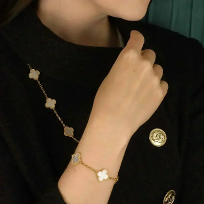 [Super Jewellery]CLOVER WHITE PEARL MOP 5 MOTIF BRACELET COLLECTION