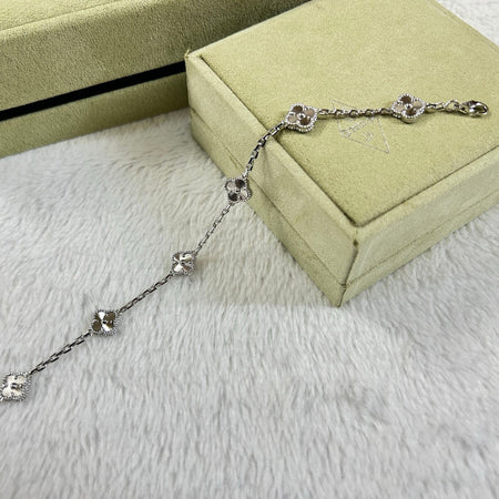 [Super Jewellery]CLOVER 6 MOTIF DIAMOND BRACELET