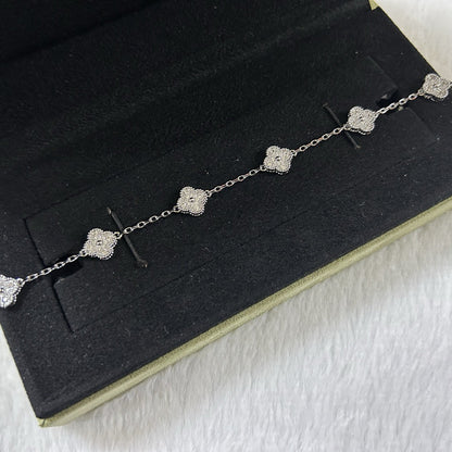 [Super Jewellery]CLOVER 6 MOTIF DIAMOND BRACELET