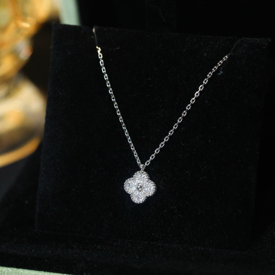 [Super Jewellery]CLOVER MINI 9.5MM PENDANT DIAMOND NECKLACE
