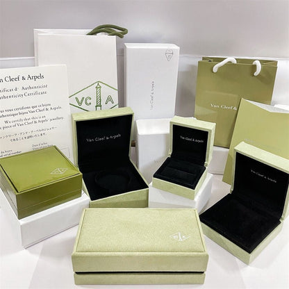 [Super Jewellery]VA CLOVER BRACELET NECKLACE RING BOX GIFT BAG