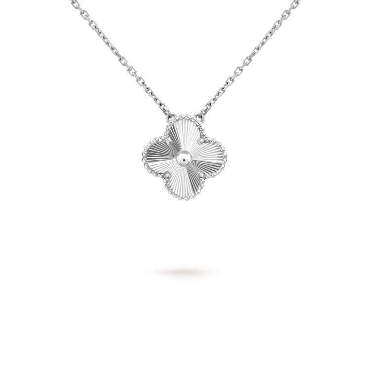 [Super Jewellery]CLOVER 15MM LASER NECKLACE SILVER