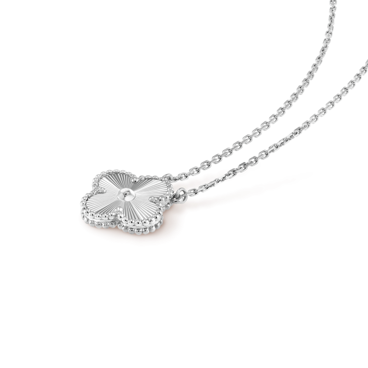 [Super Jewellery]CLOVER 15MM LASER NECKLACE SILVER