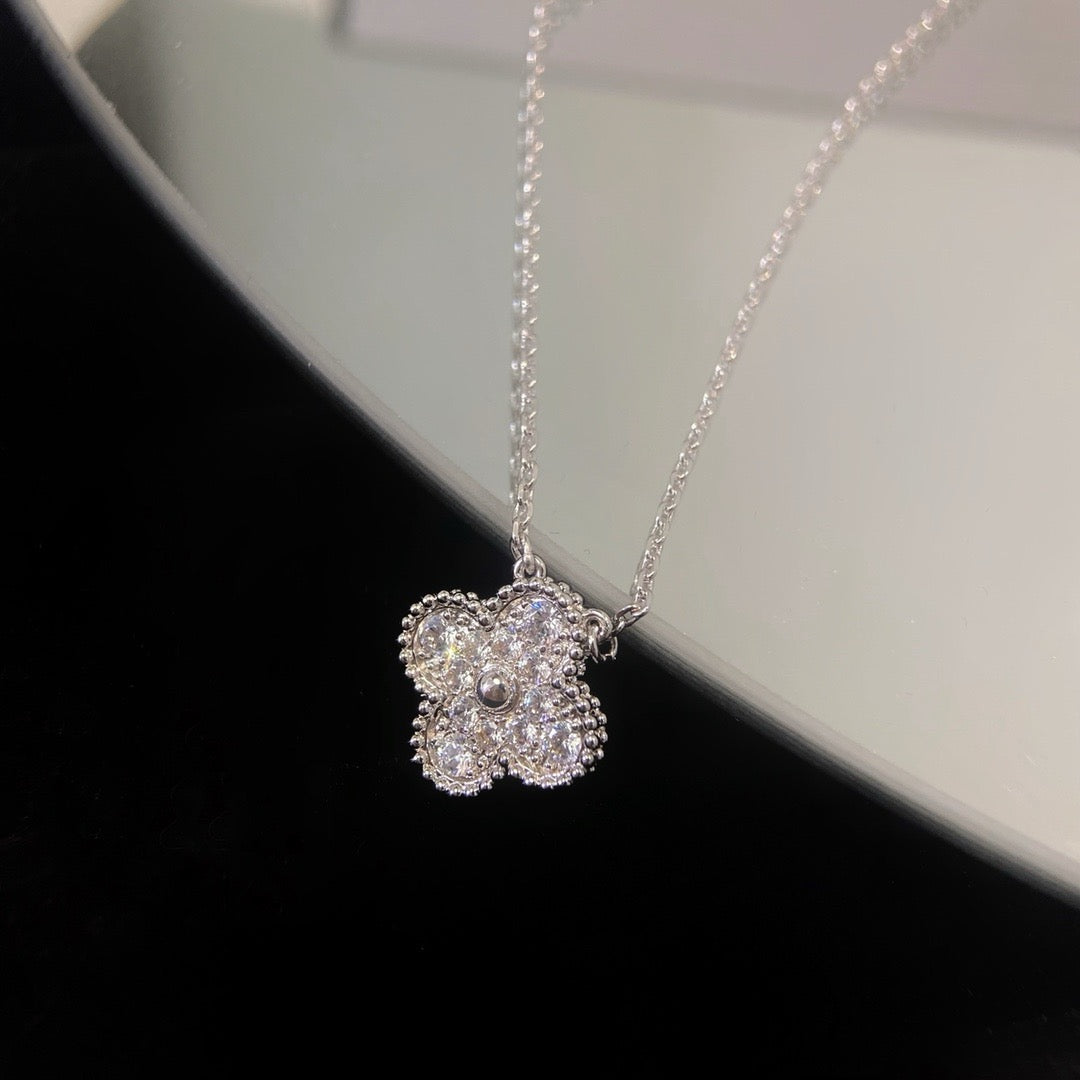 [Super CiCi ]CLOVER 15MM DIAMANT-EINZELBLUMEN-HALSKETTE