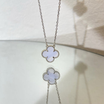 [Super Jewellery]CLOVER 15MM BLUE CHALCEDONY NECKLACE SILVER