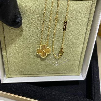 [Super Jewellery]CLOVER 15MM LASER NECKLACE