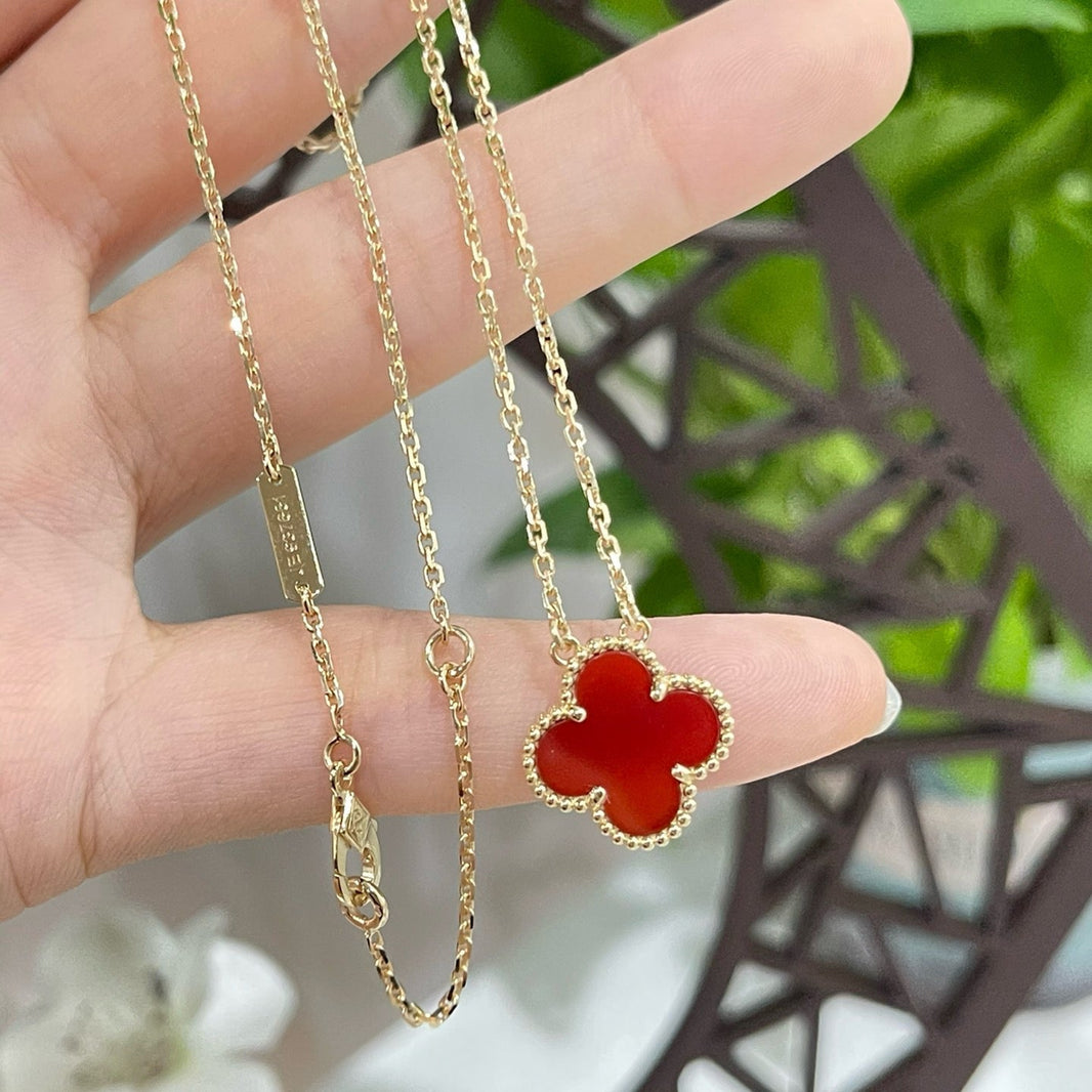 [Super Jewellery]CLOVER 15MM CARNELIAN SINGLE FLOWER NECKLACE