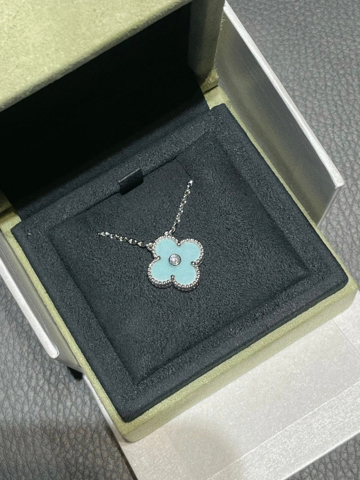 [Super CiCi ]CLOVER 1 DIAMOND HELLBLAUE SILBERHALSKETTE