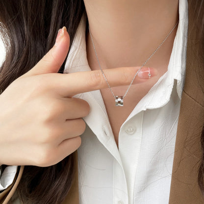 [Super Jewellery]BEE MINI PEDANT DIAMOND NECKLACE