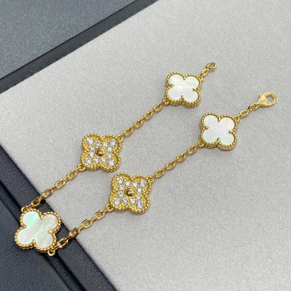 [Super Jewellery]CLOVER WHITE PEARL MOP 5 MOTIF BRACELET COLLECTION