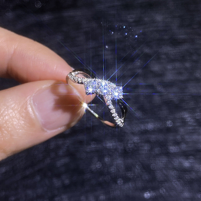 [Super CiCi]MOISSANIT-RING MIT VERSCHLUNGENEM DESIGN