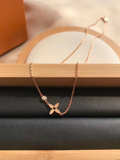 [Super Jewellery]BLOSSOM PENDANT PINK GOLD AND DIAMOND