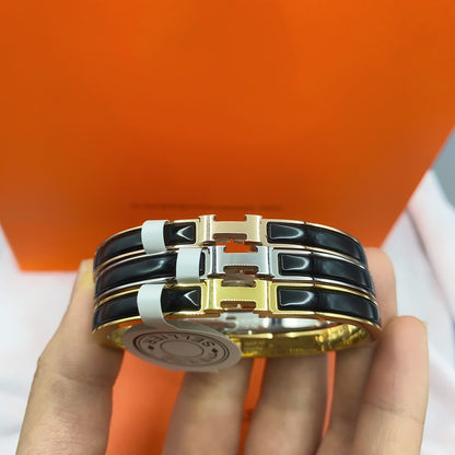 [Super Jewellery]CLASSIC HM CLIC BLACK 8MM ENAMEL BRACELET