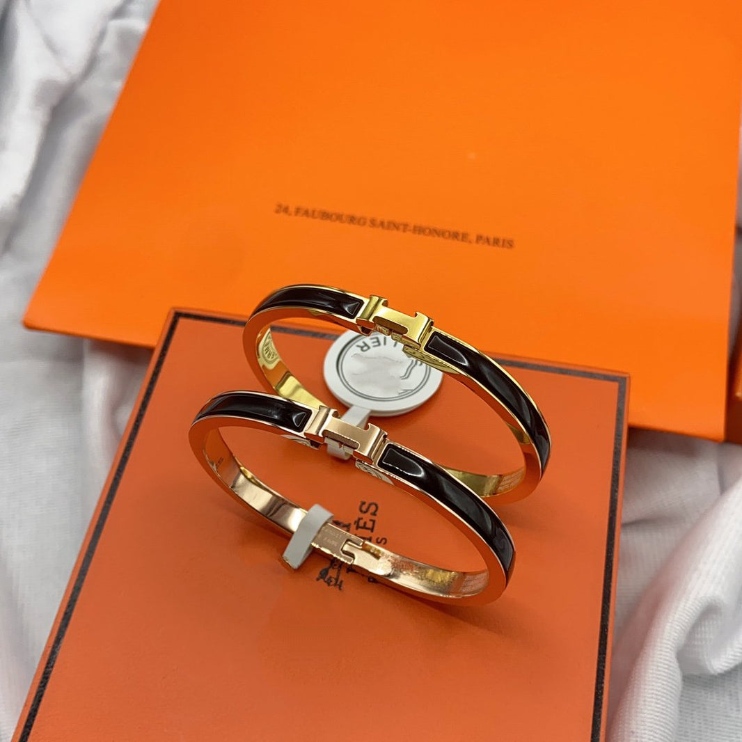 [Super Jewellery]CLASSIC HM CLIC BLACK 8MM ENAMEL BRACELET