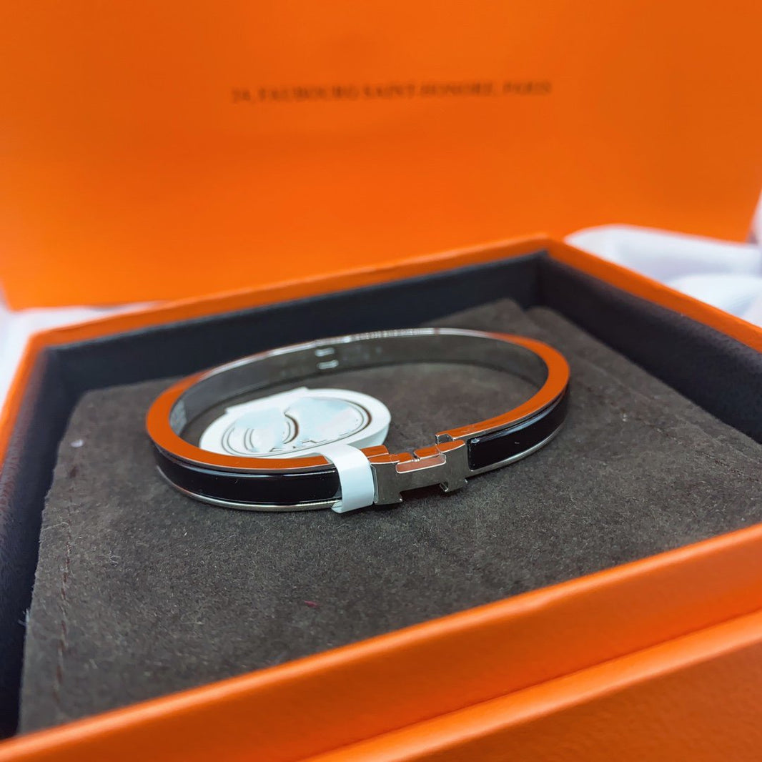 [Super Jewellery]CLASSIC HM CLIC BLACK 8MM ENAMEL BRACELET