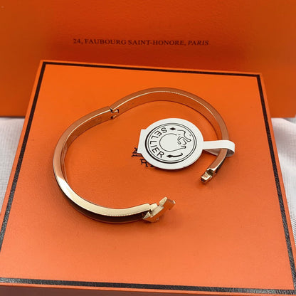[Super Jewellery]CLASSIC HM CLIC BLACK 8MM ENAMEL BRACELET