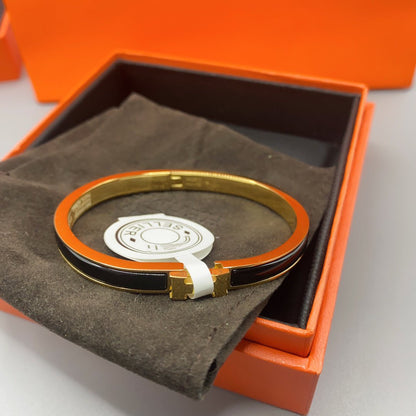 [Super Jewellery]CLASSIC HM CLIC BLACK 8MM ENAMEL BRACELET