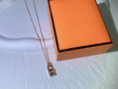 [Super Jewellery]HM ADVANCED NICHE LOCK HEAD NECKLACE DIAMONDS