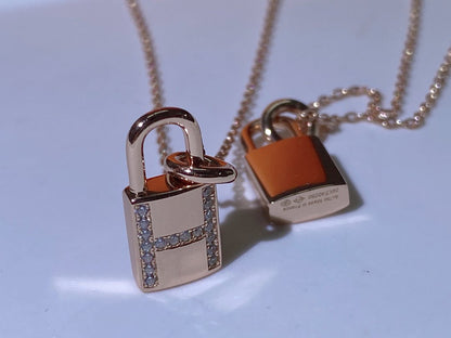 [Super Jewellery]HM ADVANCED NICHE LOCK HEAD NECKLACE DIAMONDS