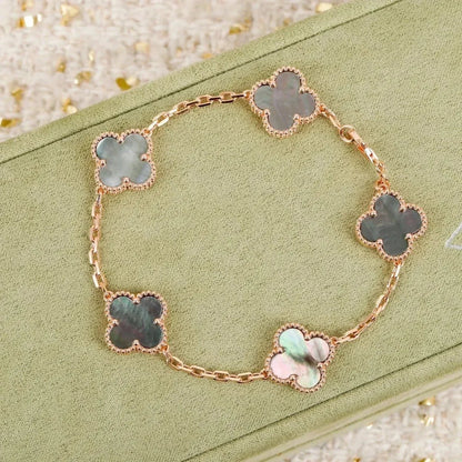 [Super Jewellery] CLOVER 5 MOTIF GRAY MOP BRACELET COLLECTION