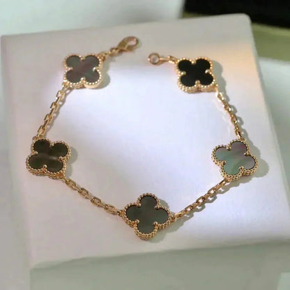 [Super Jewellery] CLOVER 5 MOTIF GRAY MOP BRACELET COLLECTION