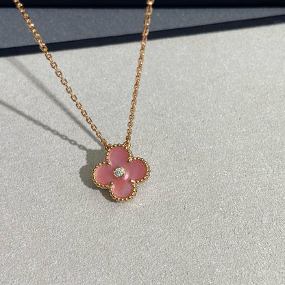 [Super Jewellery]CLOVER 15MM DIAMOND PINK MOP NECKLACE