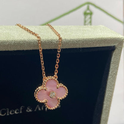 [Super Jewellery]CLOVER 15MM DIAMOND PINK MOP NECKLACE