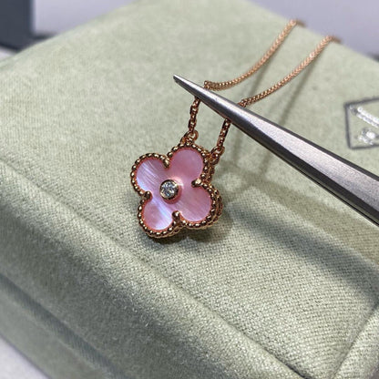 [Super Jewellery]CLOVER 15MM DIAMOND PINK MOP NECKLACE