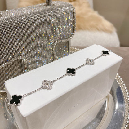 [Super Jewellery] CLOVER 5 MOTIF ONYXS BRACELET COLLECTION