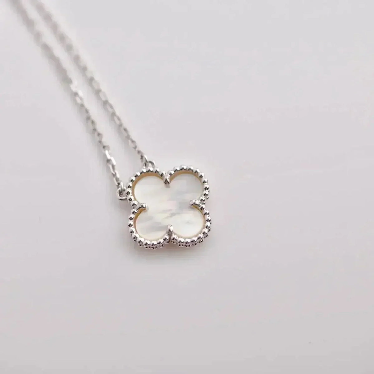[Super CiCi ]CLOVER 15MM WEISSES PERLMUTT SILBER