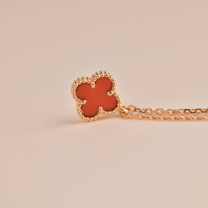 [Super Jewellery]CLOVER MINI 9.5MM WHITE CARNELIANS NECKLACE