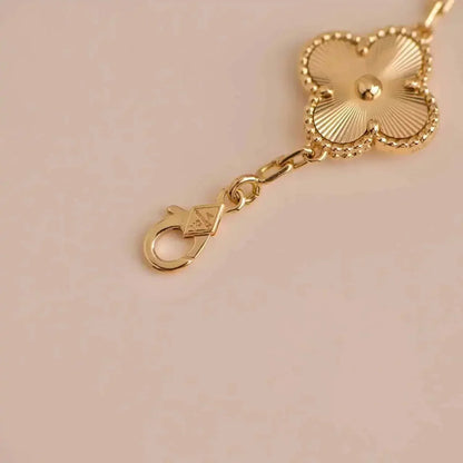 [Super Jewellery] CLOVER 5 MOTIF LASER BRACELET COLLECTION