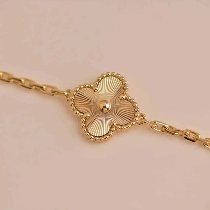 [Super Jewellery] CLOVER 5 MOTIF LASER BRACELET COLLECTION