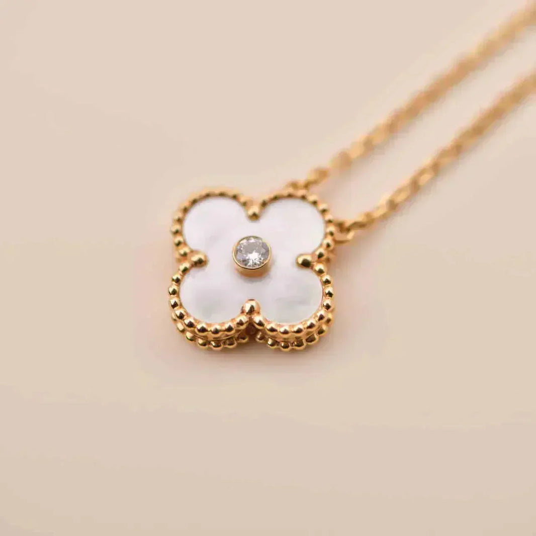 [Super Jewellery]CLOVER 15MM DIAMOND WHITE FRITILLARIA NECKLACE