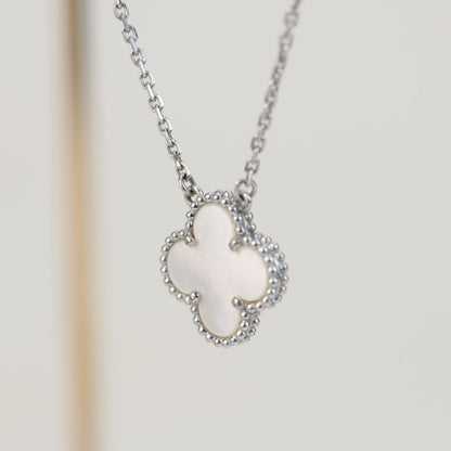 [Super Jewellery]CLOVER  15MM WHITE MOTHER-OF-PEARL SILVER