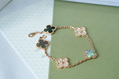 [Super Jewellery] CLOVER 5 MOTIF GRAY MOP BRACELET COLLECTION