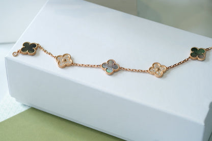 [Super Jewellery] CLOVER 5 MOTIF GRAY MOP BRACELET COLLECTION