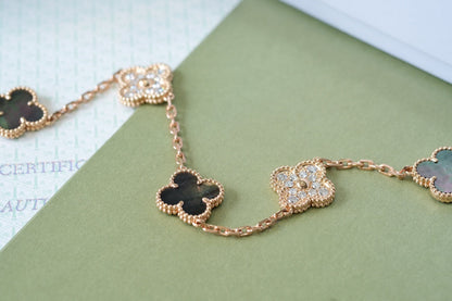 [Super Jewellery] CLOVER 5 MOTIF GRAY MOP BRACELET COLLECTION