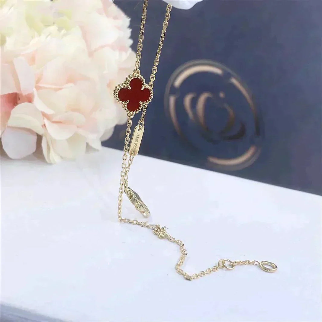 [Super Jewellery]CLOVER  CARNELIAN SINGLE FLOWER BRACELET