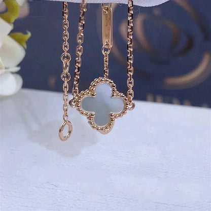 [Super Jewellery]CLOVER WHITE MOP SINGLE FLOWER BRACELET