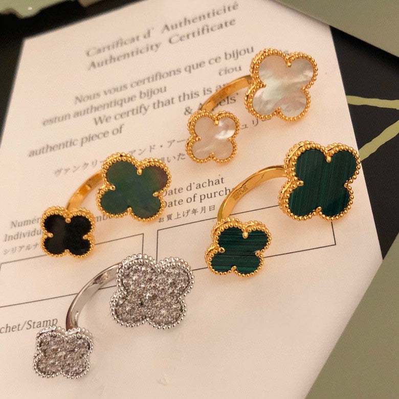 [Super Jewellery]CLOVER BETWEEN THE FINGER RING