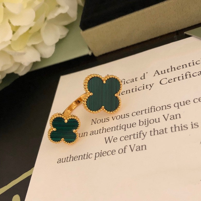 [Super Jewellery]CLOVER BETWEEN THE FINGER RING