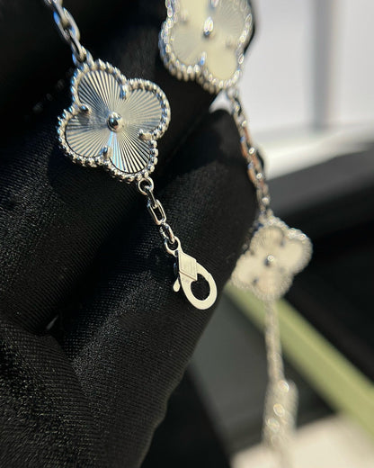 [Super Jewellery] CLOVER 5 MOTIF LASER BRACELET COLLECTION
