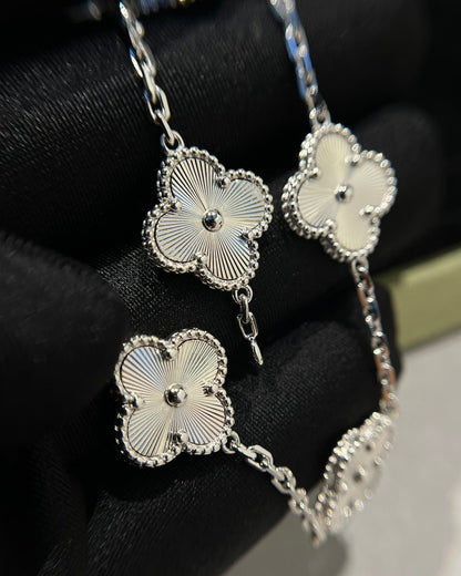 [Super Jewellery] CLOVER 5 MOTIF LASER BRACELET COLLECTION